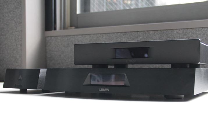 LUMIŃuU2 MINIvijƁuU1XvijBuU1Xv͍̓dʑ̂Ƃ2➑̍\BuU1Xṽ{fB͂ǂA~ubNoꂽƂnCGhȂł͂̍؂Ȏdl