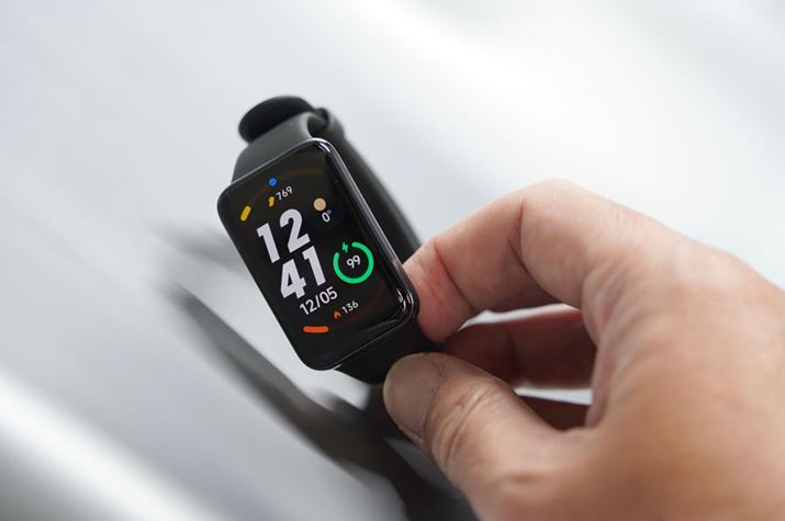 GPS𓋍ڂAX}[gEHb`P̂ňʒǔv\ɂȂuXiaomi Smart Band 7 Prov