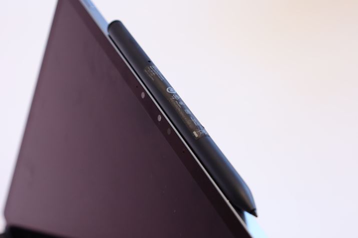 ^b`y͖{̂̏㕔Ƀ}OlbgŌŒ茓[dłBNFCgݍ܂ĂAyAOsvB2Ԉȓ̃t[dōő50ԎgƂ