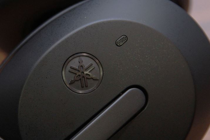 nEWO\ʂ͕sKȃV{Ĥ悤ɂȂĂi򖗓hjBSCXCz̃gbvGhfuTW-E7BvƋʂ