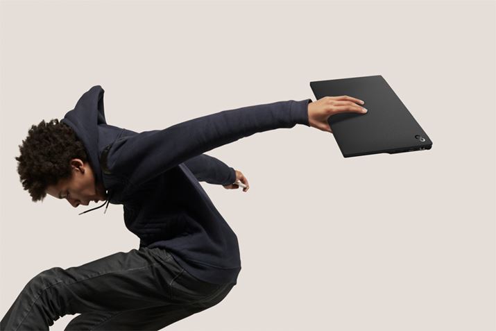 14^̃hCuXm[gp\RƂĂ͐EŌyʂƂuUH-XvB̏dʂ͖689g