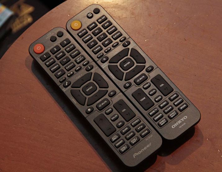 {^̊蓖Ă͈قȂ邪AtR͂قړBuVSX-LX305vŁAEuTX-RZ50v̕ti