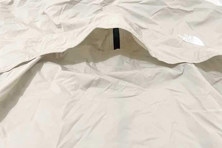 ̑wʂ́An̐؂ւɂ傫ȃx`[VzAʋCコĂ