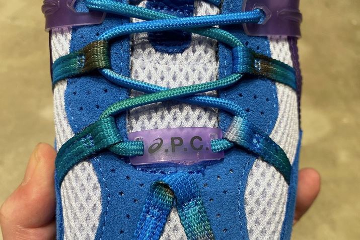 V[[X̓Of[Ṽ^C_CJ[̗pAzIȕ͋CɁBăfuɂR{ACRII