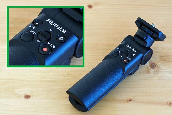 Obv{̂ɁAÎ~̃Vb^[{^A̎Be{^AΉ̓dY[YƑgݍ킹ꍇɎgpłY[{^iT/W{^jȂǂ̑n𓋍ځBJ{̂BluetoothŐڑ邱ƂŁAЎł̃[g삪\ɂȂiLڑ@\͔񓋍ځjBObv̎[̃TCY48.0ij×172.3ij×38.3isjmmŁAʓIȐ܂ݎPۂ̃RpNgȃTCYɎ܂Ă