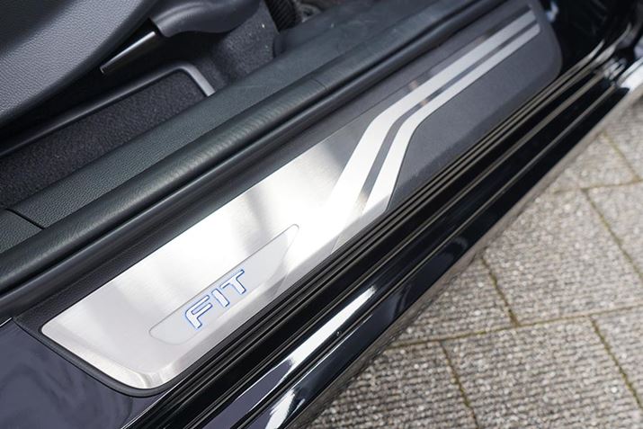 ~̍g炷uTChXebvK[jbVvBLEDu[C~l[VhÅJɍ쓮܂B29,700~