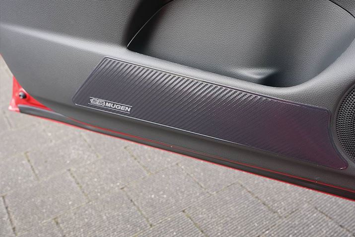 ~ɂ葫ŏRĂ܂ȃhA̓uhACi[veN^[vBJ[{̉r11,000~itgEZbgj