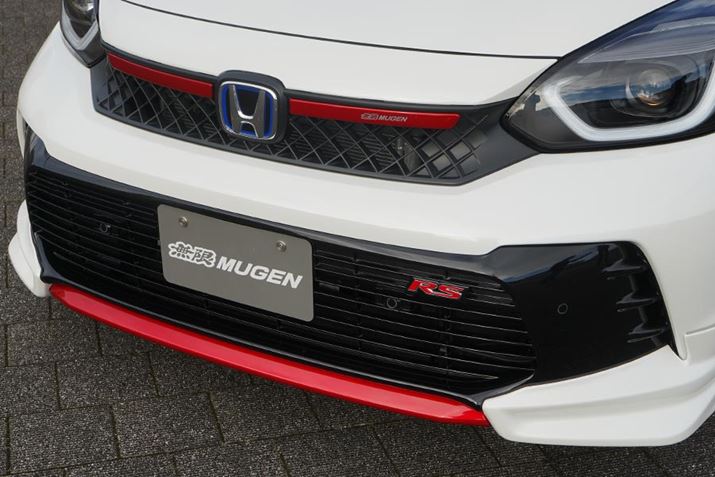 uRSvO[hpɃfUCꂽGAp[cBPPẼ{fBFdグButgA_[X|C[v82,500~