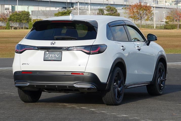 tgr[ƓAAr[{IɃm[}̃fUC𐶂p[cWJ