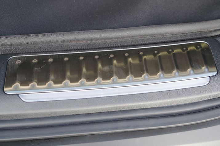 uZR-Vvł́g̃ACeh̏[ԂɒځBuAplCjOJo[C~l[VvȂǁAV[PV_ɂAԂ̃Q[gJɐȃ[hAbvʂ𔭊