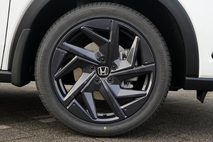 Jw̓19C`A~zC[BTXyV͂̂܂܂łԍ𗎂Ƃ悤ȕ͋C܂܂B1{58,300~