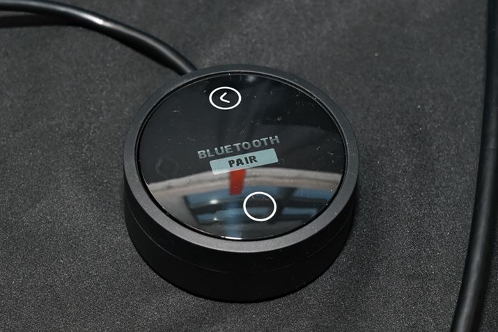 OLEDRg[|bhB{[Bluetoothڑ؂ւȂǂʂȂ茳őł