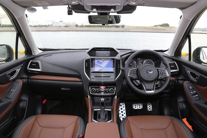 utHX^[ṽCeABԗɂ́AIvṼuE{vV[g̗pĂ邱ƂāA㎿ȕ͋CƂȂĂBI[\hbNXASUV炵͋CeA