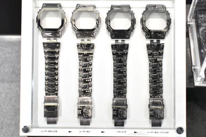 [U[ubNIP̑OōsƂŁAɉsĂ