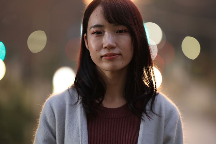 烏CXŃXs[hCgʔA̘IoBRijƃtbVᑬVb^[łȂ܂Ă̂|CgBw̋ʃ{PANZgɂȂĂEOS R3ARF135mmF1.8 L IS USMAF1.8A1/10bAISO400AzCgoXFI[gi͋CDjAsN`[X^CFiAtbVgpiEL-1{ST-E10jBeʐ^i6000×4000A7.4MBj