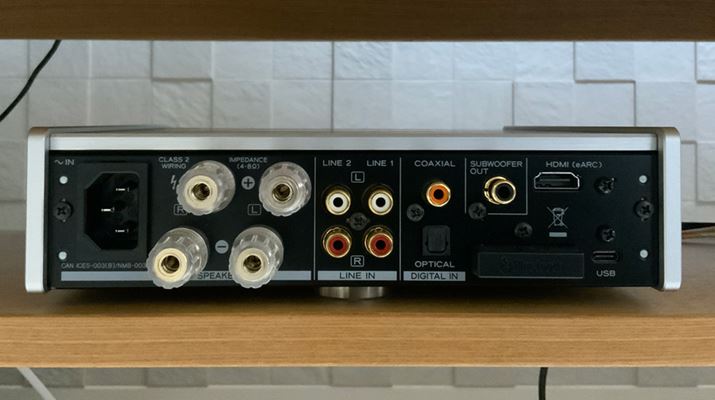 TEAC̃vCAvuAI-303v́AwʉEɁuHDMIieARCjv[qzuĂBڑƂẮA̒[qƃerARC/eARCΉHDMI[qȂBer̉łBA󂯕t鉹̓jAPCM̂݁BoȂꍇ́Aer̃fW^o͂urbgXg[vɂȂĂȂAmFĂ݂悤