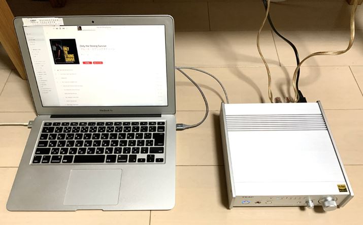 MacBook AirƁuAI-303vUSBP[uŐڑAnC]Ȃǂ