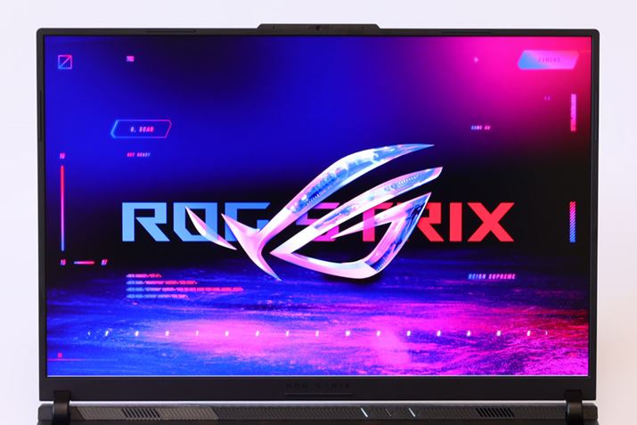 18^̑ʃfBXvC𓋍ځB𑜓x2560×1600ŁAtbV[g240HzBʉ̃x[ׂȂAʐL89BĂ