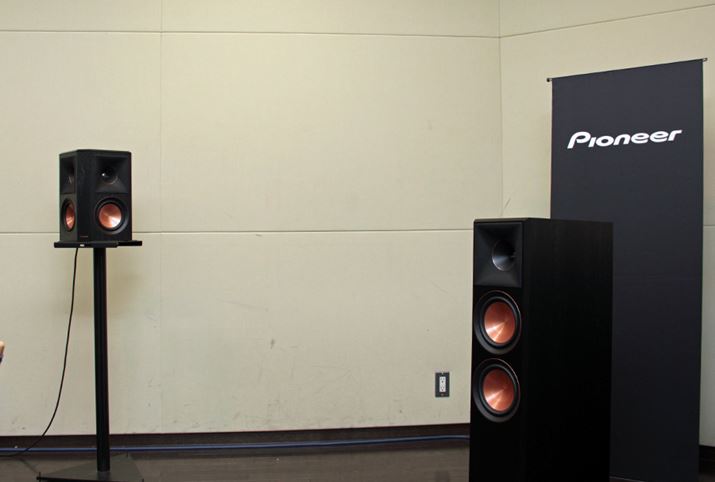 TEhXs[J[́uRP-502S IIviʐ^jgbvtgXs[J[ƂĎgCl[uhXs[J[uRP-500SA IIv傫ȃXs[J[ł͂ȂAuVSX-LX305ṽXs[J[́u[WvB܂ATuE[n[ɐU蕪Ȃݒ肾BϋɓIɃTuE[n[֐U蕪ĂIL[uTX-RZ50vƂ̎vz̈Ⴂ\镔̂ЂƂ