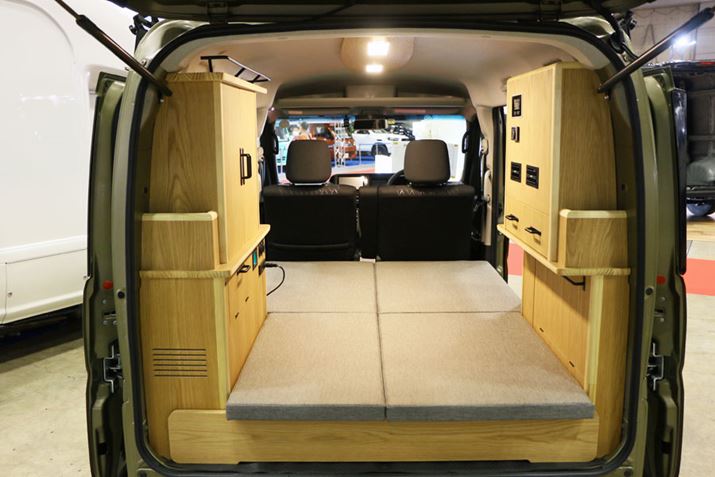 V[g̓tbgɂȂ̂ŁAl2lAQ\iԐl4ljBTChɂ͉ƋtĂ