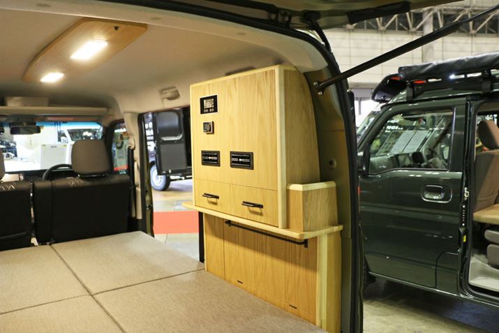 Ƀ`ECĨTuobe[AE̒I̒ɂ̓GAR𑕔ĂBobe[̉ғ󋵂cʂmFł郂j^[W