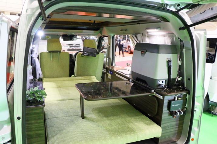 V[gtbgȏԂɂĂLb`g悤ɐ݌vĂAi[̃e[ugp\BTuobe[Ă̂ŗ①ɂȂǂg