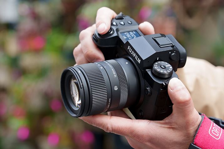 u18-50mm F2.8 DC DNvX}Egpr[܂BuXV[YṽtbOVbvfuX-H2vƑgݍ킹Ďʂ܂