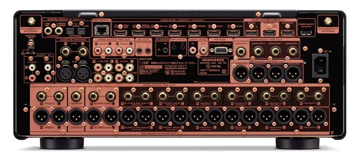 uAV10v̓p[AvȂAVvAvB̕AvAEgiAiOój[q͂ƂĂ[ĂB17.4ch̒[qׂ͂XLR/RCAΉBvZbVÔ͍ő15.4chA17.4ch̃vAEg𗘗pDolby AtmosDTS:XŎggbv~hAuro-3DŎggbvTEhiXjO|Cg̐^゠j؂ւł