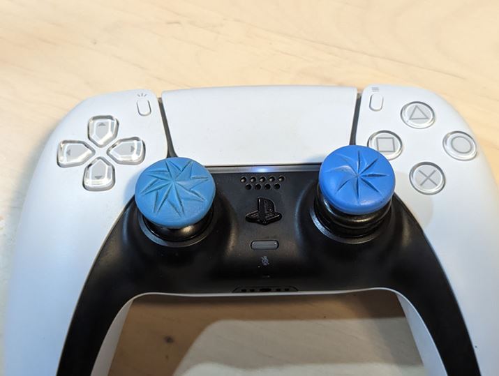 FPSt[N̂قAuDualSense edgeṽXeBbNLbvObv͍͂