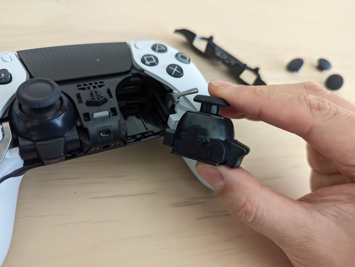 XeBbÑVo[̃o[ƁAXeBbNW[O