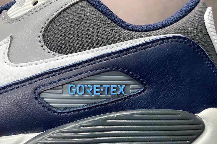 TChp[cɂ́Aʏ킾ƁuAIR MAXṽS܂A{ł́uGORE-TEXvɃAW