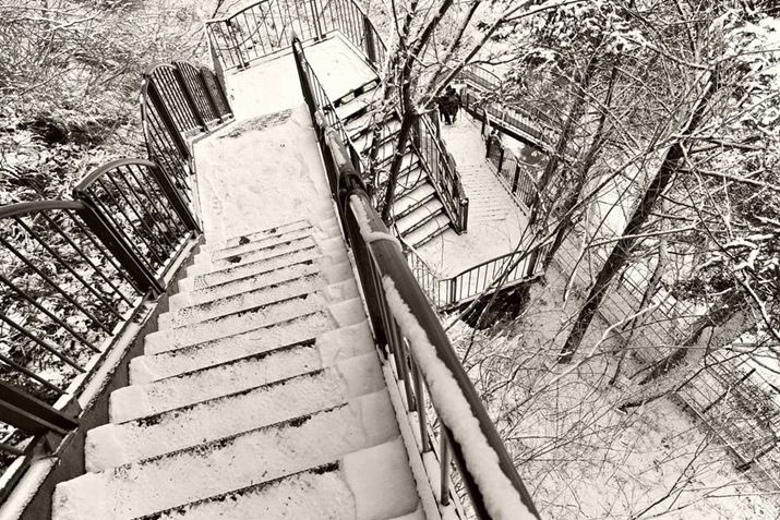 ܑ͕̉Ă邯ǂȀܑ͕ĂȂēyB]|ӓIȊKi܂GR IIIAiDAEAF8A1/60bAISO200A+0.3EVAzCgoXFAAC[WRg[Fmg[A28mmBeʐ^i6000×4000A13.1MBj