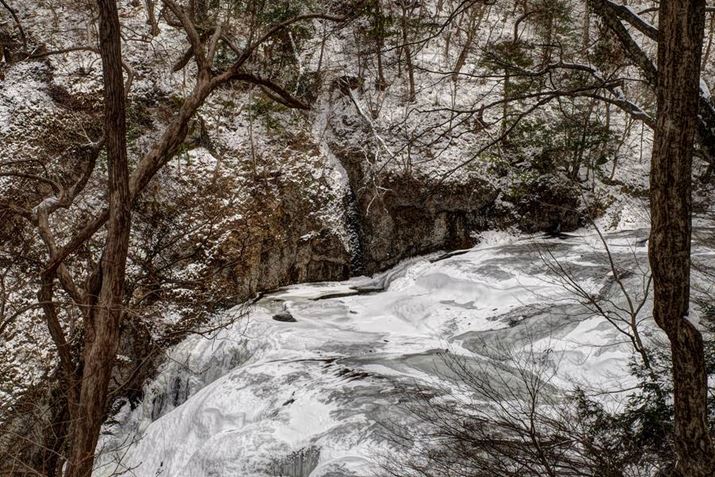 Ȃo肫Ƃ납猩ܓc̑̏㗬GR IIIAiDAEAF8A1/125bAISO100A+0.3EVAzCgoXFܓVAC[WRg[FHDRA50mmBeʐ^i3360×2240A4.2MBj