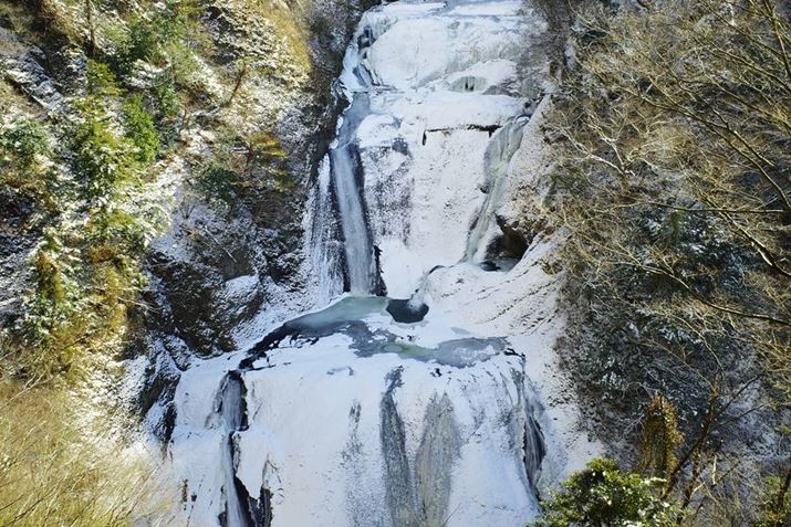 uƒᑬŃVb^[؂܂BuɎBełĂ܂BłNDtB^[ʂKpBuGR IIIvł̓Vb^[xQi̘Io}邱Ƃł܂GR IIIAvOAEAF13A1/8bAISO100AzCgoXFܓVAC[WRg[FrrbhA28mmBeʐ^i6000×4000A13.2MBj