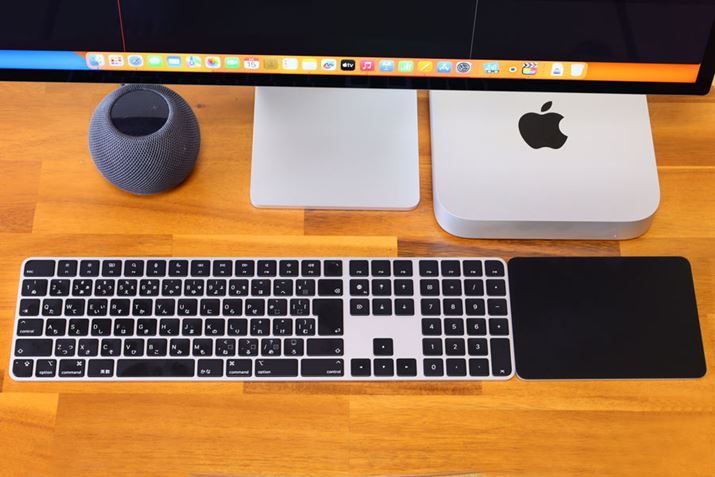 uAppleVRMacfpTouch IDMagic KeyboardieL[tj- {iJISj- ubNL[v́AuTouch IDvgāAfSɃOCuApple Payv̎x\BAbvXgAi25,800~iōjBuMagic Trackpad - ubNiMulti-TouchΉjvƁAMacm[ĝ悤ȒIȑ삪łĕ֗łBAbvXgAi19,800~iōj