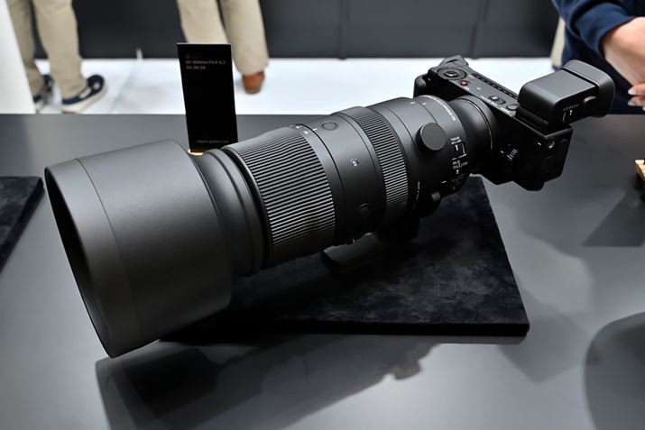 VO}2023N217ɒ]Y[Yu60-600mm F4.5-6.3 DG DN OS | Sportsv𔭔BW̏œ_60mm璴]̏œ_600mm܂őΉAw10{̍{̂BjA[^[uHLAv𓋍ڂAExAFĂ̂ȂBL}Egpƃ\j[ E}EgppӂAi.comňii2023N223_j͂297,000~