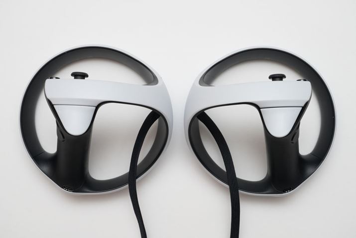 PSVRŎgPlayStation Move [VRg[[̓~jUSB[qłAPSVR2 SenseRg[[USB Type-C[q̗pĂ܂