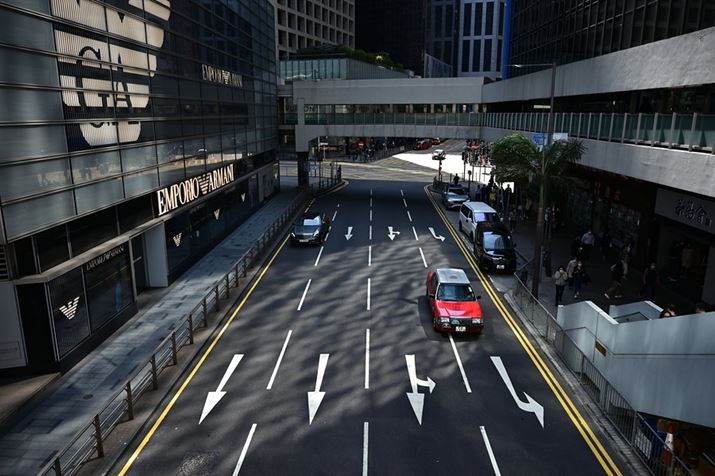 Hƍ`̃^NV[𗍂߂ĎBeBc݂Ȃ̑V[ł𗧂YZ 6IIANIKKOR Z 26mm f/2.8AF5.6A1/800bAISO800AWBFVAsN`[Rg[FiAANeBuD-CeBOFȂABlbgRg[FȂA䂪ݕ␳FAܕ␳FABeFcWiBeʐ^i6048×4024A14.0MBj