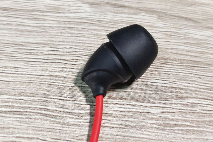 Cz{̂́AC[s[X{̂܂ŃVRJo[ɕĂ