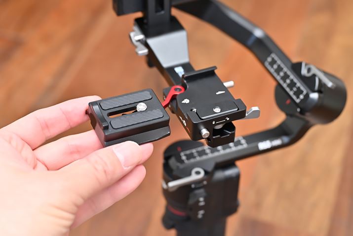 NCbN[Xv[g͏㕔ƉɕĂA㕔iŎĂv[gj̓JɑĎgp