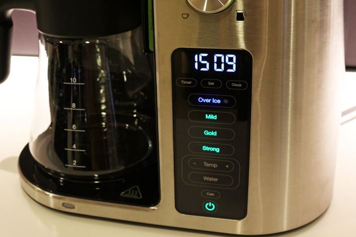 dIɂăo[uCoffeevɍ킹A[h^b`ƒon܂܂BACXR[q[🹂ۂ́AOɃWOȂǂ̗eɕXĂuOver Icev܂傤