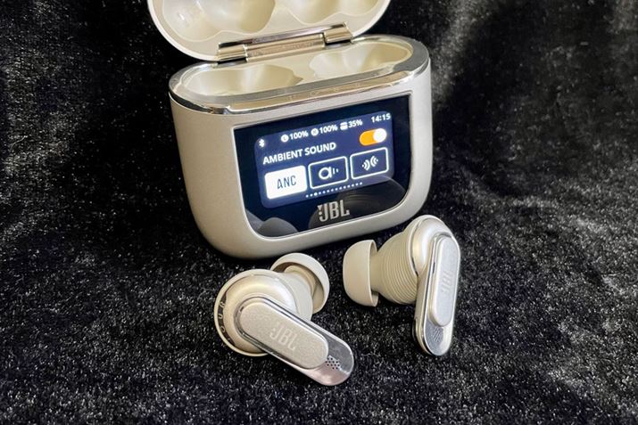 Kɕϊv𔗂H^b`fBXvCڃP[XȊSCX JBLuTOUR PRO 2v