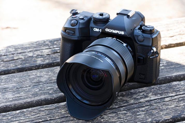 35mmZŏœ_24`80mm̉pJo[AF2.8ʂ̑aEWY[YBI^̃j[AfŁAtAጸǂA蔲̂悢`ʂĂ̂ł