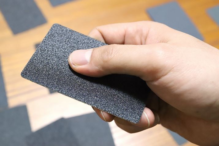 GovC̏ꍇ́AFovC[ɎOɁAʂ₷eڃJ[hĂ̂Rc