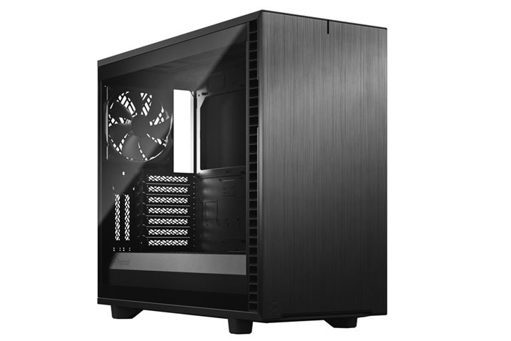 Fractal Design@Define 7 Light Tempered GlassԂ̃~h^[PCP[XBtg10GbpsΉUSB Type-C[qĂBP[u͎Ŗ80cm