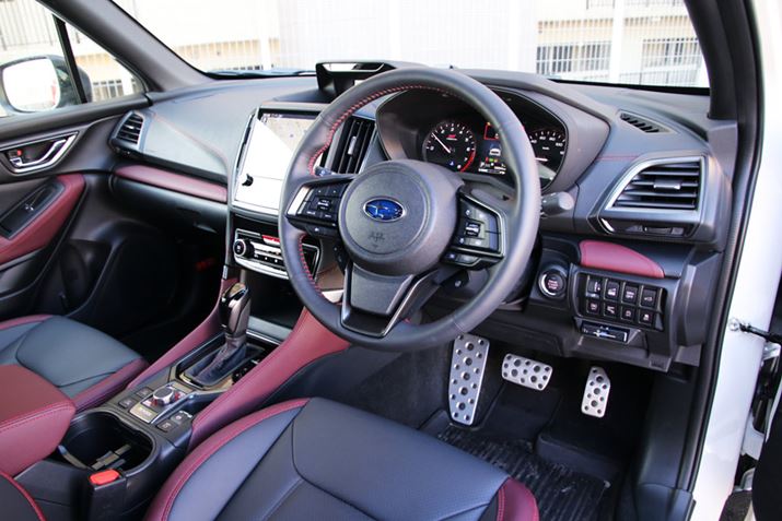 utHX^[ STI SportṽCeABhAJƁAubN{h[ŃVbNɎdĂꂽ㎿ȎԂL