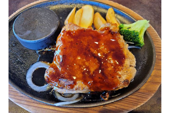 uXe[L̂܁vŁADҌgă{[_́uJJ`LXe[Lv܂