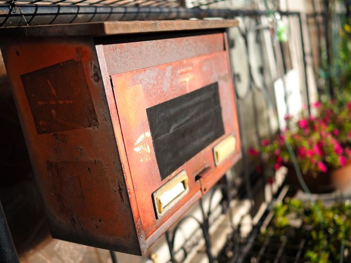 [ɏƂ炳ꂽXփ|XgB΂߂̃AO牜soAJF1.8ŌڂBꂽߊANZgɂȂĂPEN E-P7AM.ZUIKO DIGITAL 17mm F1.8A17mmi35mmZ34mmjAiDAEAF1.8A1/1600bAISO100AzCgoXFI[gAdオݒFVividBeʐ^i5184×3888A8.7MBj