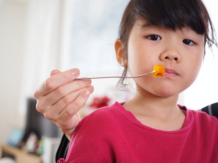 iJă|[g[gBۂɕ֗Ȃ̂A⓵oǔȂsg킹ĂAF@\B\Â炢qǂ̎BeȂǂɍœKPEN E-P7AM.ZUIKO DIGITAL 25mm F1.8A25mmi35mmZ50mmjAiDAEAF1.8A1/60bA ISO640AzCgoXFI[gAdオݒFi-Finish