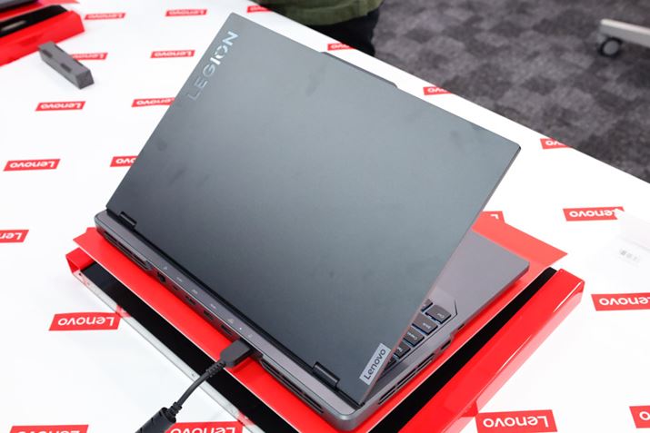 uLegion Pro 5i/5 Gen 8v̓V50TCNA~jE}OlVE